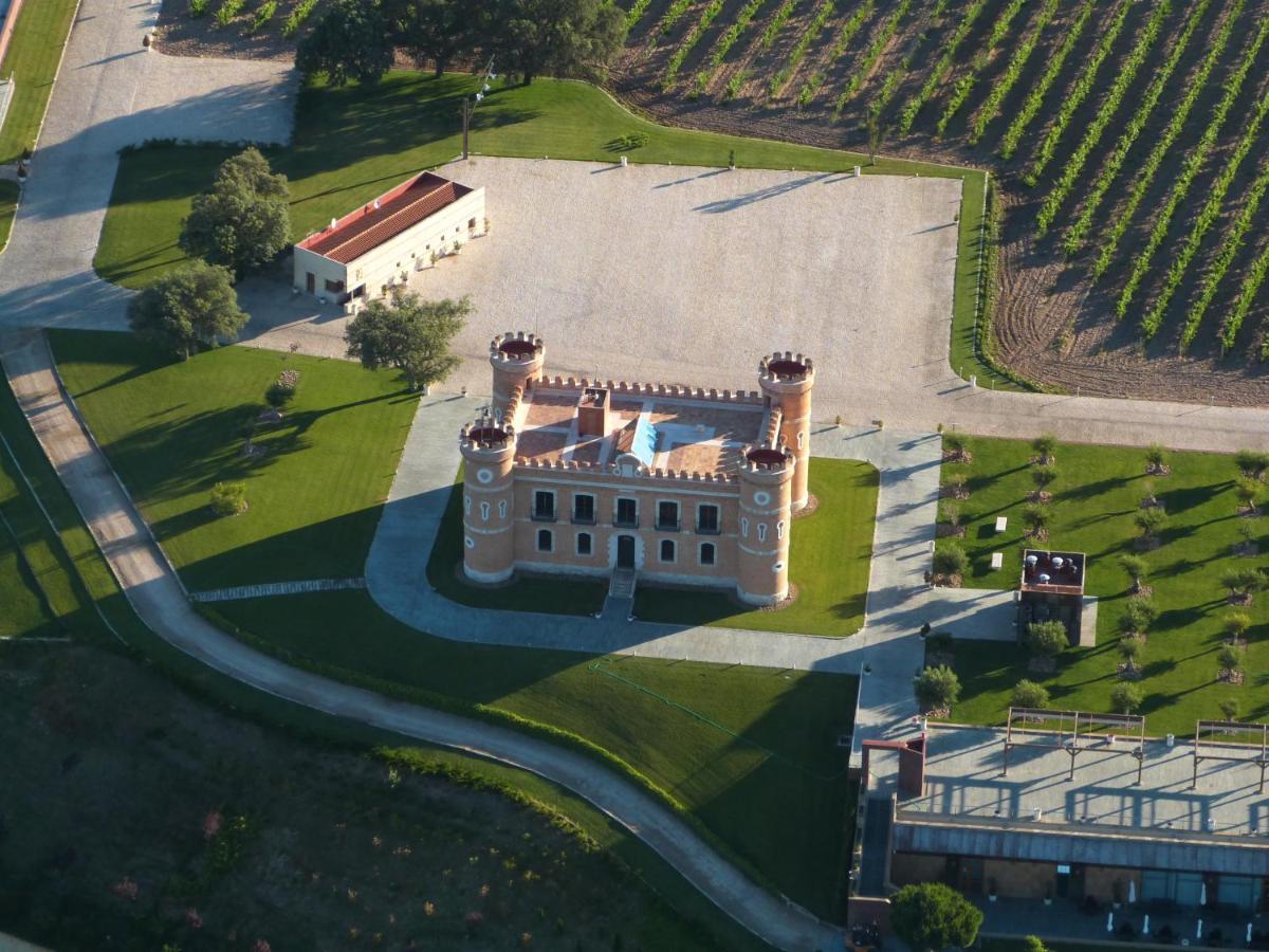 Castillo De Monte La Reina Posada Real & Bodega Toro Bagian luar foto