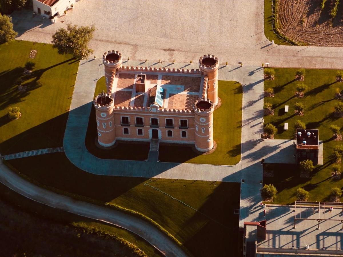 Castillo De Monte La Reina Posada Real & Bodega Toro Bagian luar foto